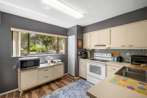 Condo in Sarasota, Florida, 2 bedrooms № 2166887 - photo 9