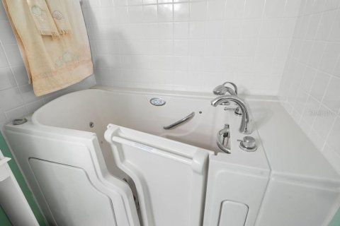 Condo in Sarasota, Florida, 2 bedrooms № 2166887 - photo 14