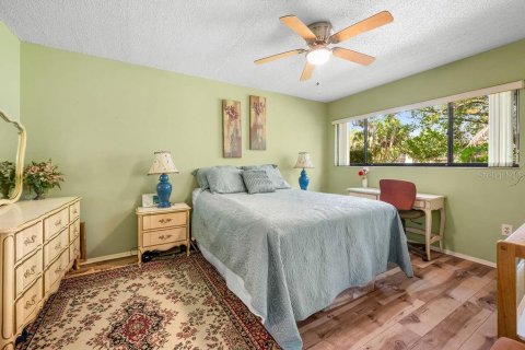Condo in Sarasota, Florida, 2 bedrooms № 2166887 - photo 12