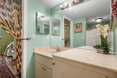 Condo in Sarasota, Florida, 2 bedrooms № 2166887 - photo 16