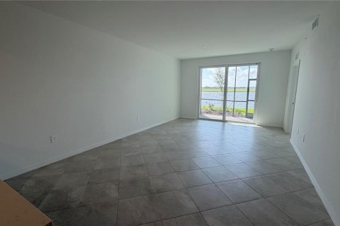 Снять в аренду кондоминиум в Лейквуд Ранч, Флорида 4 комнаты, 104.05м2, № 2204460 - фото 4