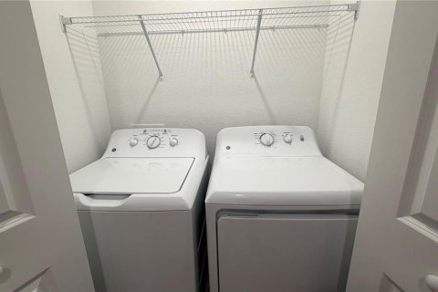 Снять в аренду кондоминиум в Лейквуд Ранч, Флорида 4 комнаты, 104.05м2, № 2204460 - фото 11