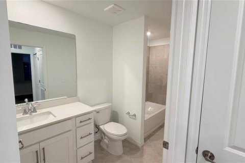 Снять в аренду кондоминиум в Лейквуд Ранч, Флорида 4 комнаты, 104.05м2, № 2204460 - фото 13