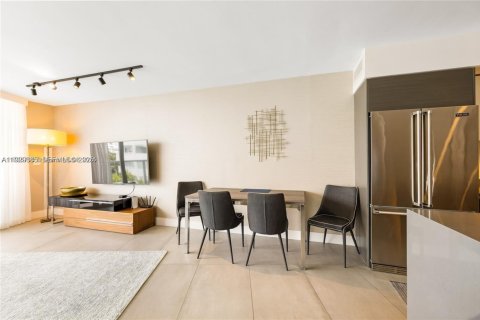 Снять в аренду кондоминиум в Бей-Харбор-Айлендс, Флорида 2 спальни, 106.19м2, № 1989377 - фото 20