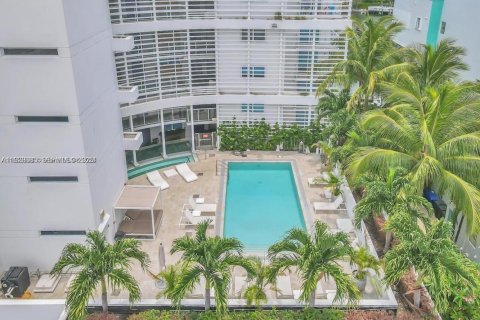 Снять в аренду кондоминиум в Бей-Харбор-Айлендс, Флорида 2 спальни, 106.19м2, № 1989377 - фото 27