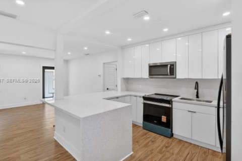 Купить виллу или дом в Норт-Майами, Флорида 3 спальни, 136.19м2, № 2052341 - фото 7