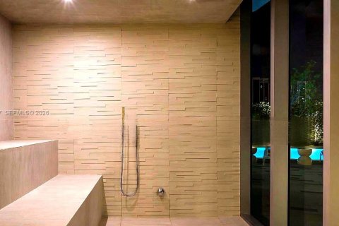 Condominio en alquiler en Miami, Florida, 1 dormitorio, 65.59 m2 № 2066867 - foto 18