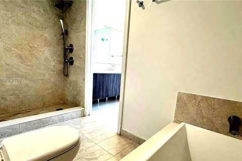 Condominio en alquiler en Miami, Florida, 1 dormitorio, 65.59 m2 № 2066867 - foto 5