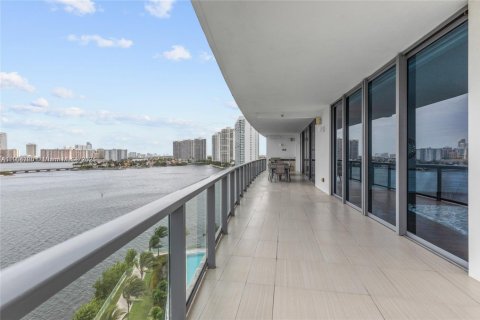 Copropriété à vendre à Aventura, Floride: 4 chambres, 353.12 m2 № 1956493 - photo 19
