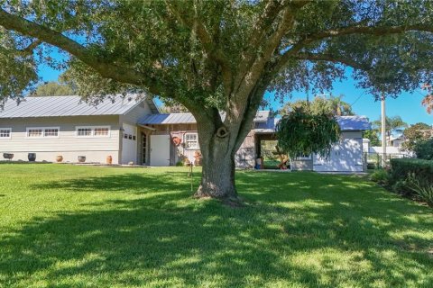 House in Eustis, Florida 3 bedrooms, 166.67 sq.m. № 2422688 - photo 5