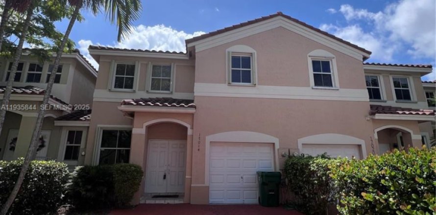 Adosado en Miramar, Florida 3 dormitorios, 153.29 m2 № 1993958