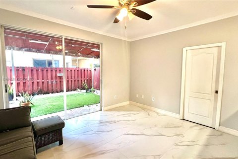 Adosado en alquiler en Miramar, Florida, 3 dormitorios, 153.29 m2 № 1993958 - foto 5