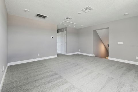 Casa en venta en Zephyrhills, Florida, 4 dormitorios, 290.41 m2 № 1379453 - foto 30