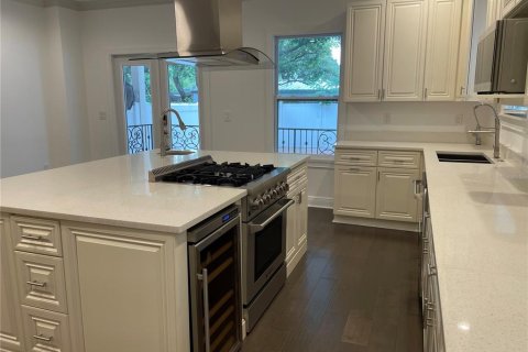 Townhouse in Tampa, Florida 3 bedrooms, 226.68 sq.m. № 1821247 - photo 19
