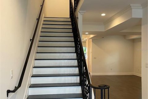 Townhouse in Tampa, Florida 3 bedrooms, 226.68 sq.m. № 1821247 - photo 6