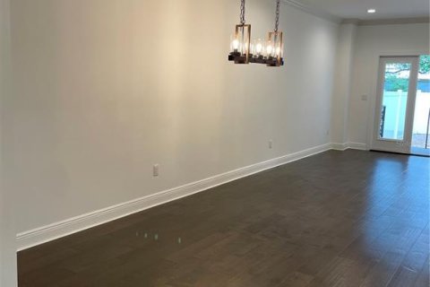 Townhouse in Tampa, Florida 3 bedrooms, 226.68 sq.m. № 1821247 - photo 11