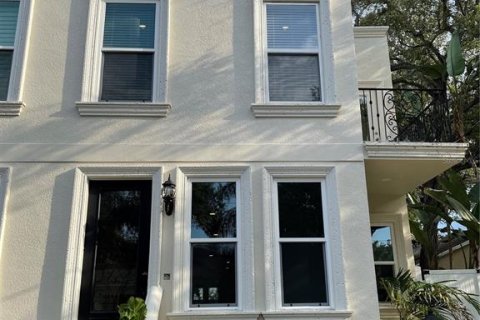 Townhouse in Tampa, Florida 3 bedrooms, 226.68 sq.m. № 1821247 - photo 2