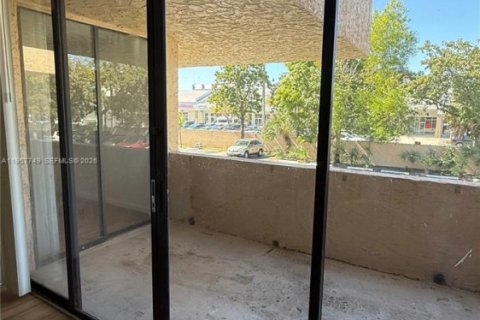 Снять в аренду кондоминиум в Майами, Флорида 2 спальни, 86.4м2, № 2023290 - фото 2