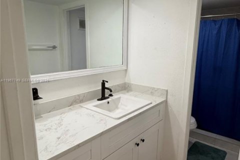 Снять в аренду кондоминиум в Майами, Флорида 2 спальни, 86.4м2, № 2023290 - фото 19