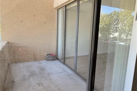 Снять в аренду кондоминиум в Майами, Флорида 2 спальни, 86.4м2, № 2023290 - фото 18