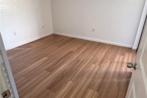 Снять в аренду кондоминиум в Майами, Флорида 2 спальни, 86.4м2, № 2023290 - фото 14