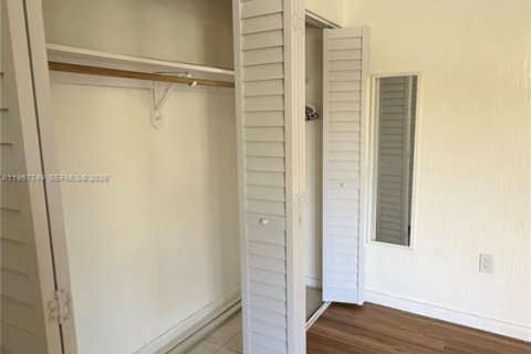 Снять в аренду кондоминиум в Майами, Флорида 2 спальни, 86.4м2, № 2023290 - фото 15