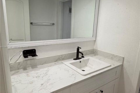 Снять в аренду кондоминиум в Майами, Флорида 2 спальни, 86.4м2, № 2023290 - фото 20