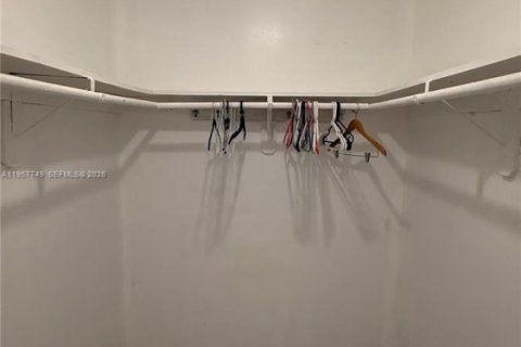 Снять в аренду кондоминиум в Майами, Флорида 2 спальни, 86.4м2, № 2023290 - фото 13