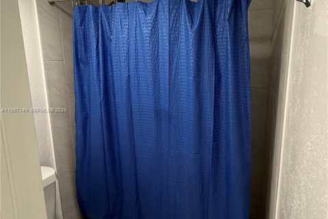 Снять в аренду кондоминиум в Майами, Флорида 2 спальни, 86.4м2, № 2023290 - фото 21