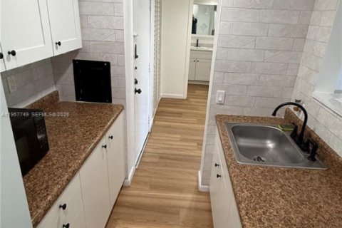 Снять в аренду кондоминиум в Майами, Флорида 2 спальни, 86.4м2, № 2023290 - фото 6