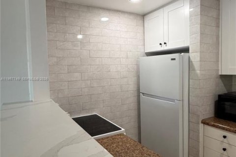 Снять в аренду кондоминиум в Майами, Флорида 2 спальни, 86.4м2, № 2023290 - фото 4