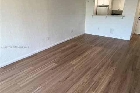 Снять в аренду кондоминиум в Майами, Флорида 2 спальни, 86.4м2, № 2023290 - фото 3