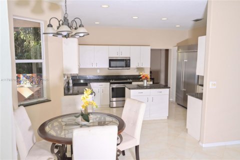 House in Coral Springs, Florida 4 bedrooms, 329.34 sq.m. № 1696308 - photo 25
