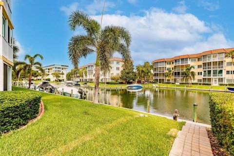 Condo in Sarasota, Florida, 2 bedrooms  № 1857815 - photo 5