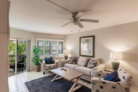 Condo in Sarasota, Florida, 2 bedrooms  № 1857815 - photo 6