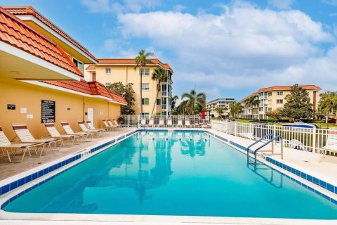 Condo in Sarasota, Florida, 2 bedrooms  № 1857815 - photo 18
