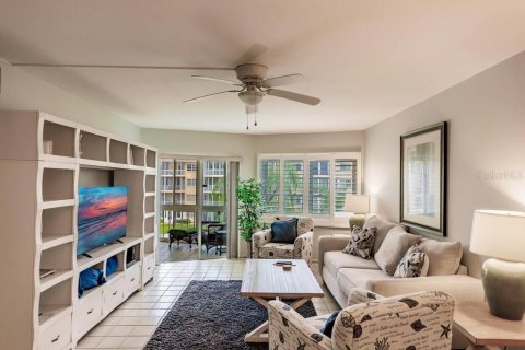 Condo in Sarasota, Florida, 2 bedrooms  № 1857815 - photo 2