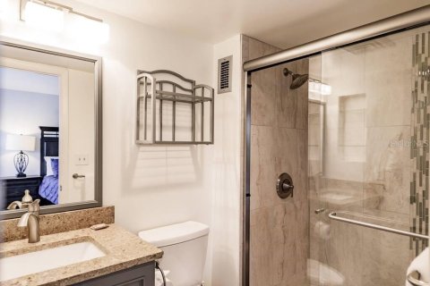 Condo in Sarasota, Florida, 2 bedrooms  № 1857815 - photo 13