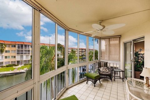 Condo in Sarasota, Florida, 2 bedrooms  № 1857815 - photo 4