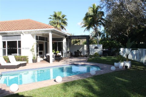 House in Weston, Florida 3 bedrooms, 246.38 sq.m. № 1977003 - photo 1