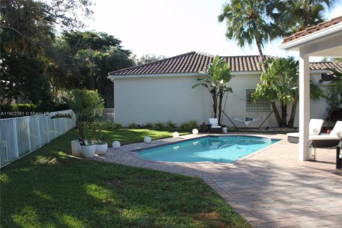 House in Weston, Florida 3 bedrooms, 246.38 sq.m. № 1977003 - photo 13