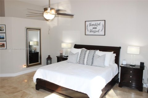 House in Weston, Florida 3 bedrooms, 246.38 sq.m. № 1977003 - photo 28