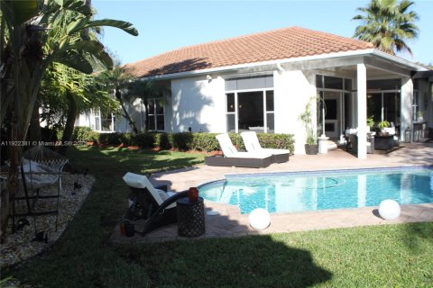 House in Weston, Florida 3 bedrooms, 246.38 sq.m. № 1977003 - photo 9