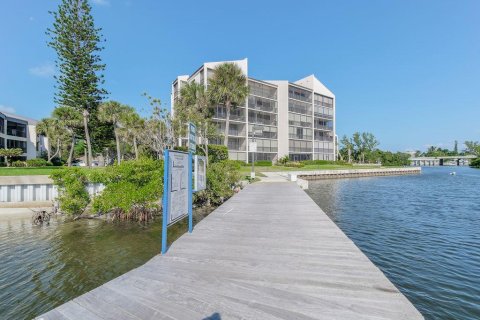 Copropriété à louer à North Palm Beach, Floride: 2 chambres, 142.6 m2 № 1224652 - photo 1