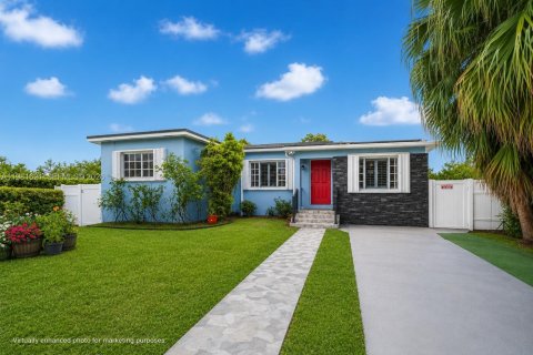 Casa en Virginia Gardens, Florida 4 dormitorios, 208.1 m2 № 2169356