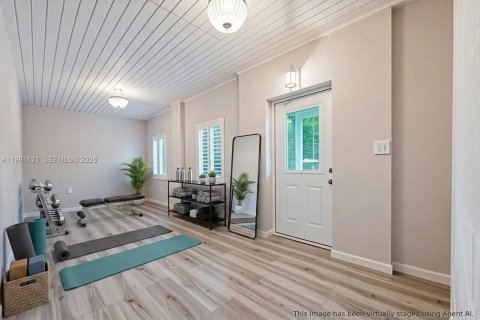 Casa en venta en Virginia Gardens, Florida, 4 dormitorios, 208.1 m2 № 2169356 - foto 12