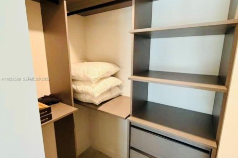 Купить кондоминиум в Майами, Флорида 1 спальня, 55.74м2, № 1988449 - фото 9