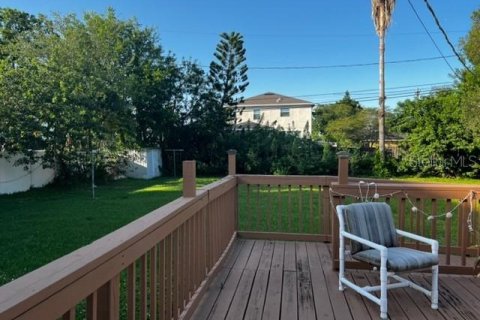 Casa en alquiler en Tampa, Florida, 3 dormitorios, 125.51 m2 № 1846475 - foto 13