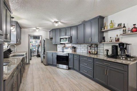 House in Edgewater, Florida 3 bedrooms, 140.1 sq.m. № 2325073 - photo 16