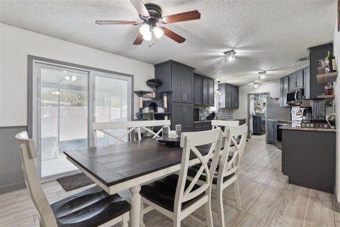 House in Edgewater, Florida 3 bedrooms, 140.1 sq.m. № 2325073 - photo 11